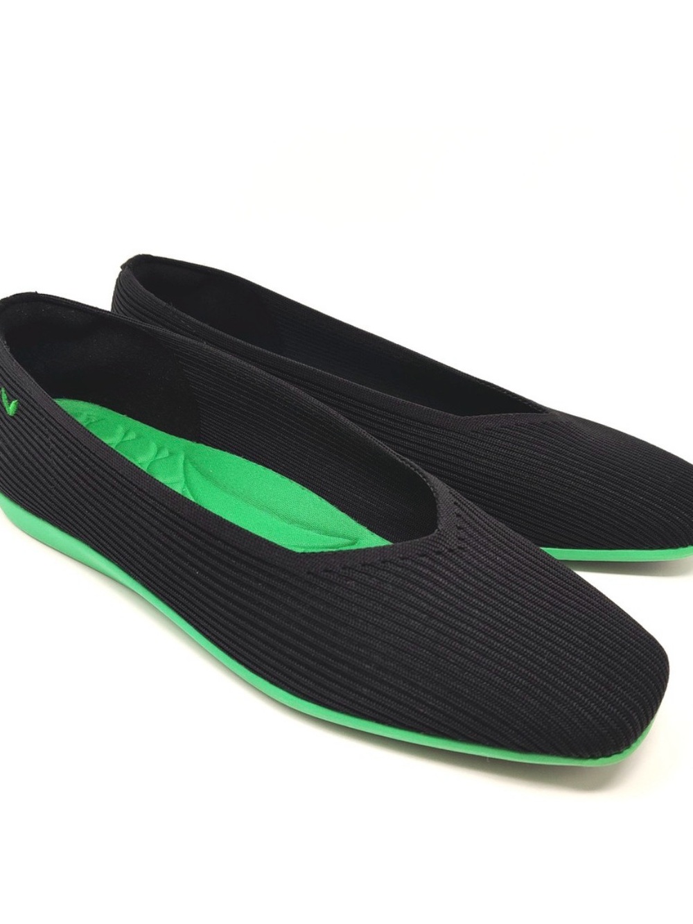 VIVAIA Women’s Black Knit Flats with Kelly Green Insole - SZ 40